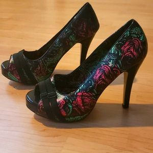 Women's iron fist heels